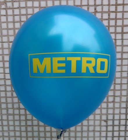 Воздушный шар с логотипом METRO